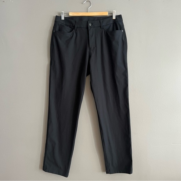 Lululemon Pants Men's 31x28 Black ABC Classic Fit 5 Pocket Warpstreme Golf Chino - Picture 1 of 13